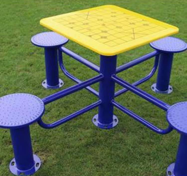 中国の公園に備え付けの健康遊具(器具?)について